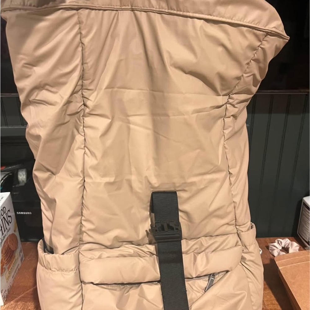 Waterproof back pack - Picture 2 of 3